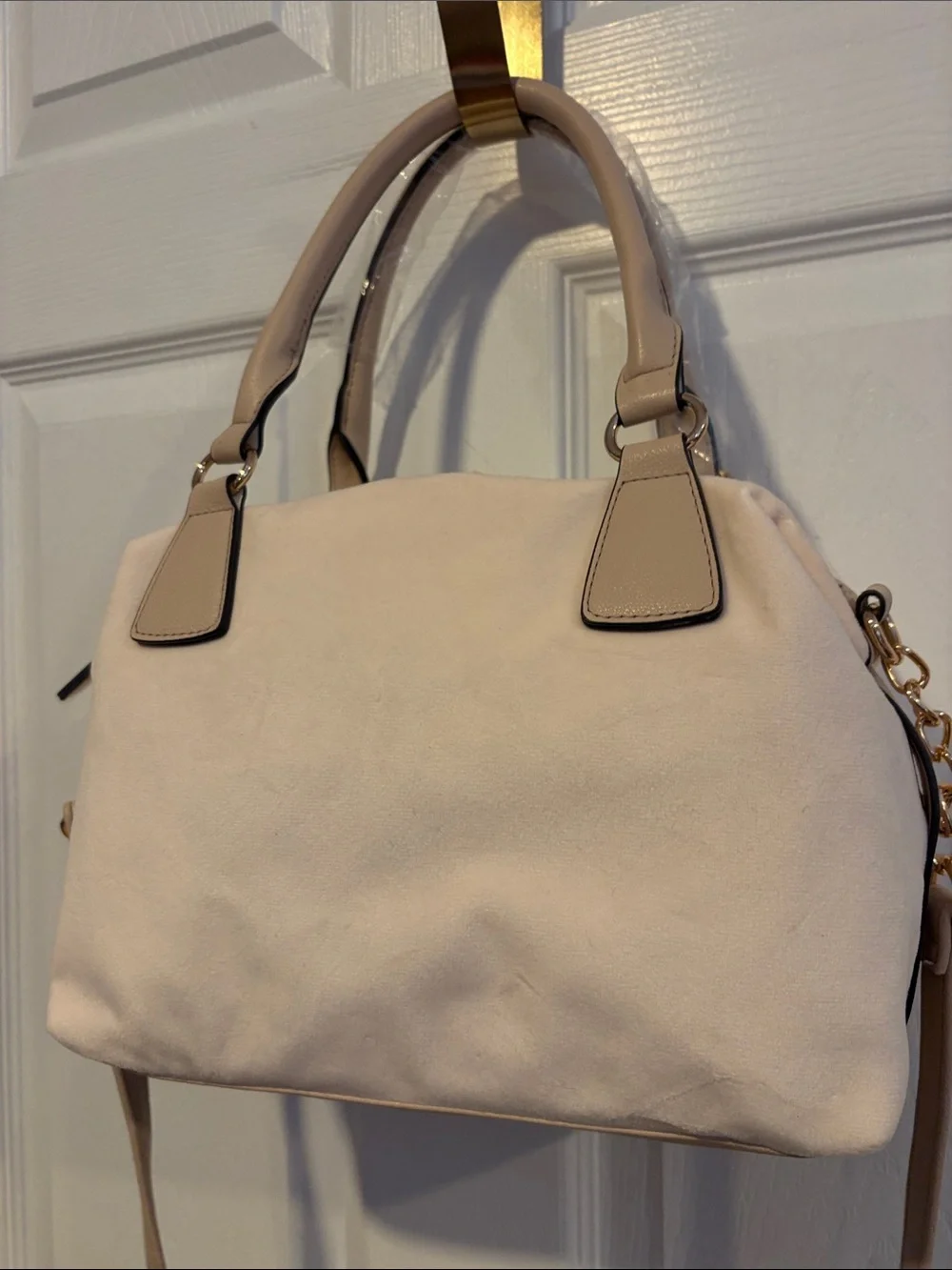 BNWT JUICY COUTURE  Juicy Couture Cream & Beige Embroidered Crest Satchel